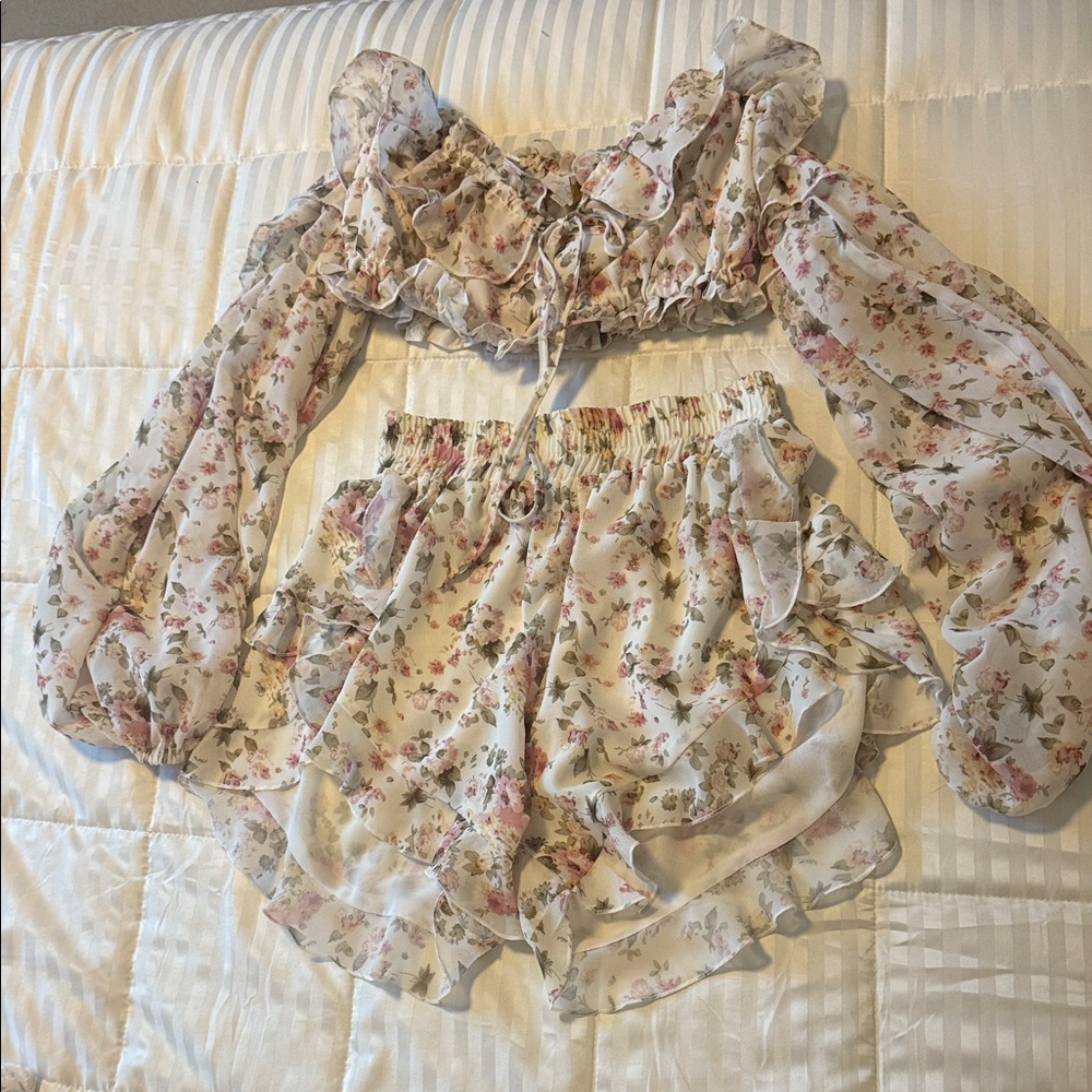 Floral Chiffon Crop Top with Puff Sleeves